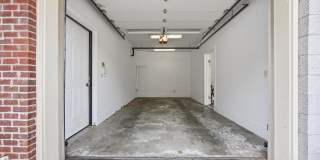 261 S Limestone Gallery 37