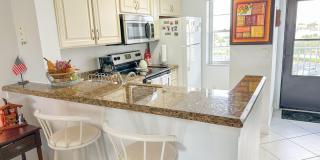 2222 N Cypress Bend Drive Gallery 7