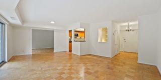 UNIQUE ONE BEDROOM AND DEN CONDO IS NOW AVAILABLE IN THE HIGHLY DESIREABLE PARKSIDE PLAZA CONDOMINIUM Gallery 8