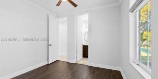 827 SE 2nd Ct Gallery 27
