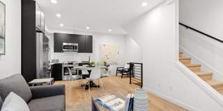 Like new 2 bedroom townhome in Georgetown Gallery 5