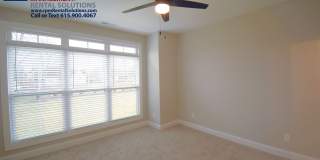 Luxury 2BR townhome in the heart of Murfreesboro- neighborhood pool, hi-speed internet included! Gallery 16