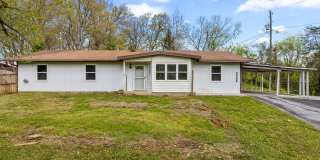 Sevierville 37876 - 3 bedroom, 1 bath home just off of Boyds Creek Hwy - Text or Call John Mendoza 865-415-8628 Gallery 1