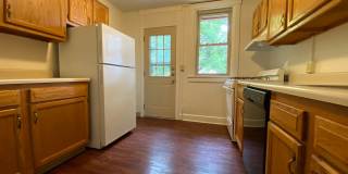 Spacious Three Bedroom Townhouse in Squirrel Hill! Lots of Natural Light! Call Today! Gallery 1