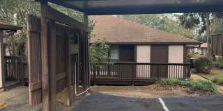 Charming and Spacious 2BR/2BA Townhome in Central Tallahassee Gallery 1