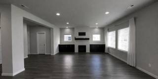 Spacious 4-Bedroom Home with Balcony and Fenced Yard in Marysville Gallery 16