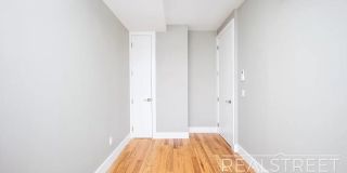 1526 Park Place Gallery 7