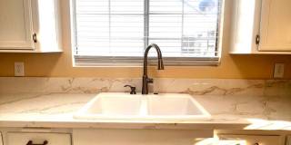 Single Family. 3-bed Home - Desireable Neighborhood! Gallery 19