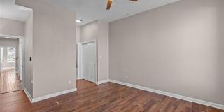 2253 Indiana Avenue Gallery 31