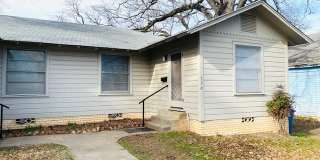 536 Dallas St Gallery 1