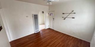 Charming 1x1 in Historic Old Town! Beautiful Original Hardwood Floors + Prime Location Gallery 9