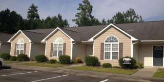 2br/2ba Paddock Place Apartment Gallery 1