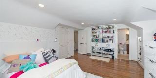 645 ARLINGTON Street Gallery 22