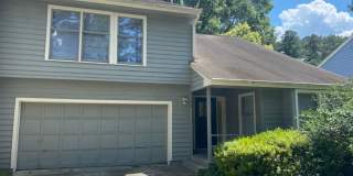 Gorgeous 3 Bedroom Chapel Hill Townhome Available in June! Gallery 1