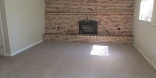 Wonderful Home in Campus West! Gallery 18