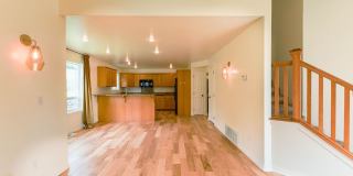 Beautiful 3 bed/2.5 bath single family home w/attached 2 car garage Gallery 20