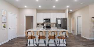 Like New in Heart of Crestview - AVAILABLE IN MAY! Gallery 12