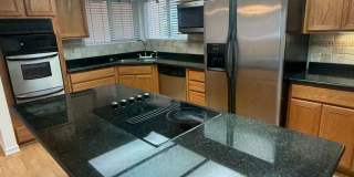 Charming 3 bedroom 2 bathroom home located in Hanford Gallery 3