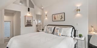 111 S Sixth Street Gallery 44