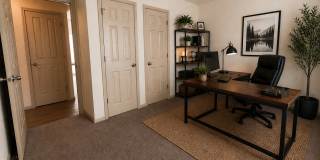 4 Bed House - North of UT Campus Gallery 11
