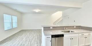 Beautiful & Spacious 3Bed Paired Home minutes from I-85 Gallery 3