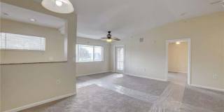 231 SW PALM Drive Gallery 5