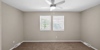 Charming NEWLY REMODELED 4BR Duplex in Aurora Gallery 11
