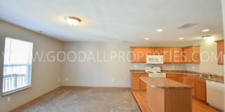 Pleasant Hill Townhome with 2-Car Garage, Walk-In Closets & Deck Gallery 9