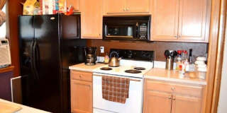 Bright Beaverton Townhome with Spacious Living Areas, Decorative Fireplace & Functional Kitchen Gallery 3
