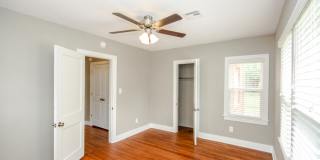 2606 East 7th Street Gallery 6