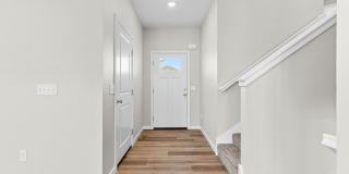 Beautiful Split Level 5 Bedroom Home - Hills of Olde Savannah Gallery 6