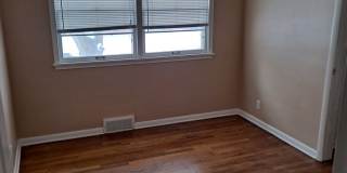 3 bed 2 bath 1 car garage, with fenced in backyard right in Aksarben! Gallery 7