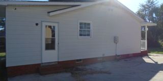 Conveniently located 3 bedroom! Gallery 14