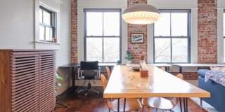 Furnished 2 Bdrm/2 Bath Condo in the Heart of Downtown Ashland! Gallery 7