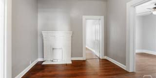 1023 W 37th Street Gallery 11