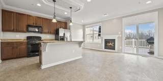 82 BACKSTRETCH Way Gallery 12