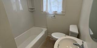 Charming 2 bedroom 1 bath home on large corner lot in desirable part of Springfield Gallery 15