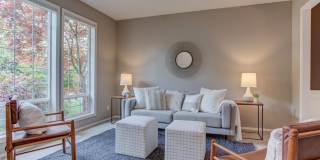 Sought after Remington 4bed 2.5bath with Lots of Yard Space! Gallery 3