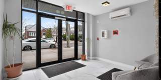 43-45 West 32nd St Gallery 20