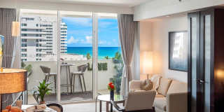 4391 Collins Ave Gallery 1