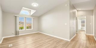 3600 Tournament Avenue Gallery 18