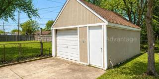 Cute Three-Bedroom with Large Deck! Gallery 23
