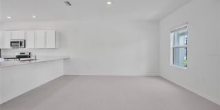 2136 RIDER RAIN Lane Gallery 7