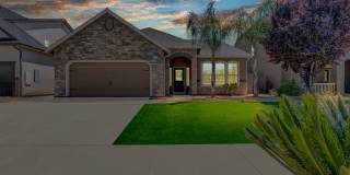 Charming 3 bedroom 2 bathroom home located in Hanford Gallery 1