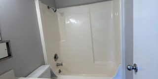 Candlelite Apartments Gallery 102