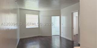 1667 NE Miami Gardens Dr Gallery 1