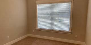 Spacious 3 bedroom home with garage and fenced backyard! Gallery 10