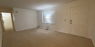 Charming 2 bedroom 1.5 bathroom home Gallery 6