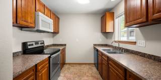 Spacious 3-Bed Duplex in Central Spokane — Washer/Dryer Included Gallery 6