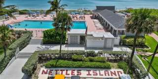 1077 Nettles Boulevard Gallery 29